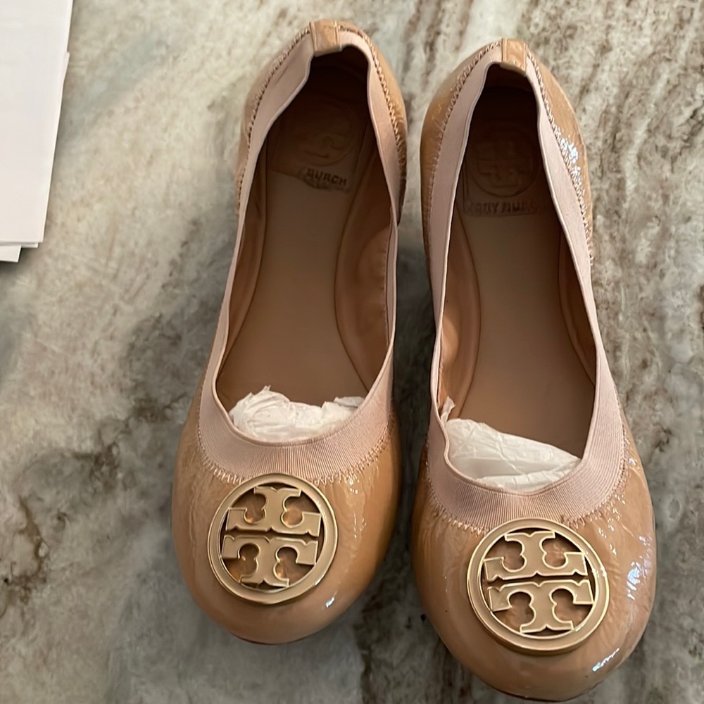 Tory Burch tan flats Sz9